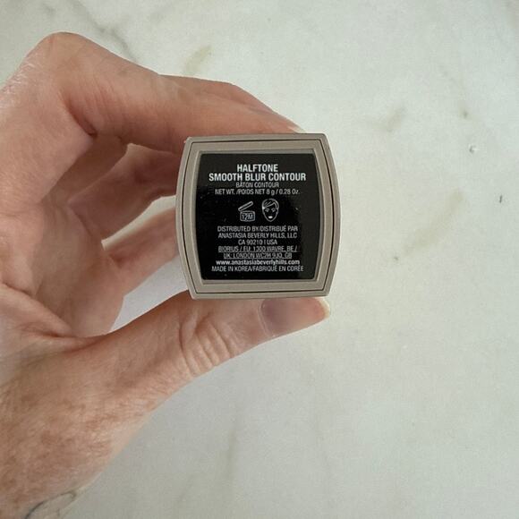 Anastasia Beverly Hills Halftone Smooth Blur Contour Stick Brown - Picture 2 of 3